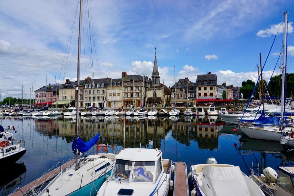 Le Bourg Bed & Breakfast Asnieres-en-Bessin Exterior foto