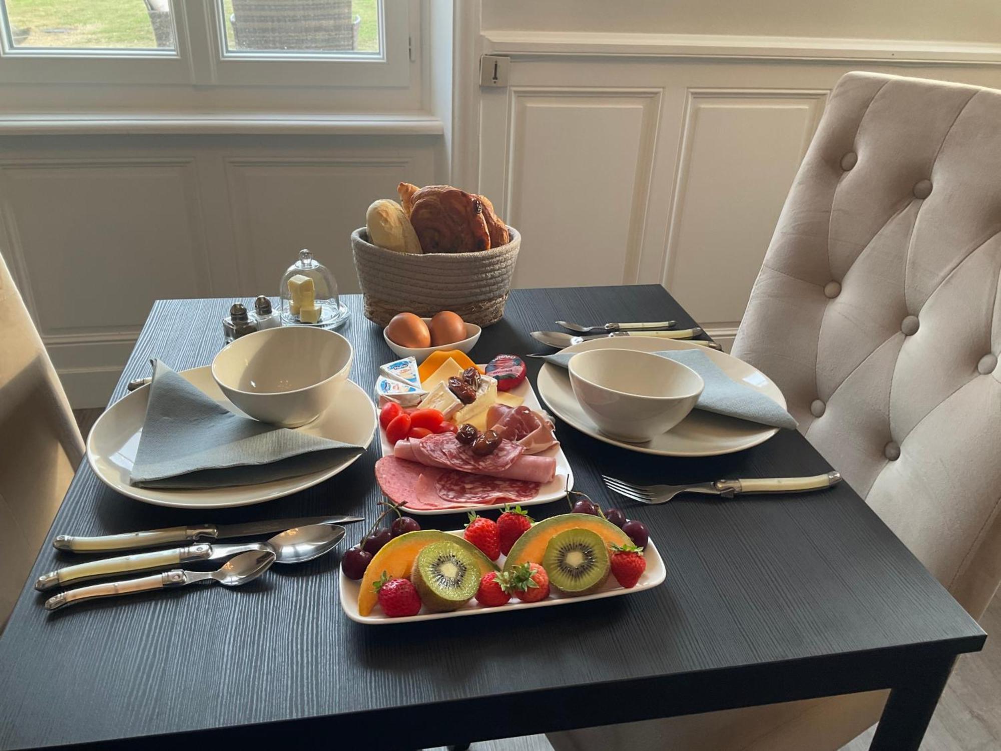 Le Bourg Bed & Breakfast Asnieres-en-Bessin Exterior foto